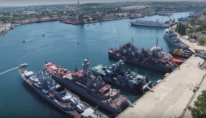 Ляпас для РФ: спливла символічна деталь про корабель “Комуна”