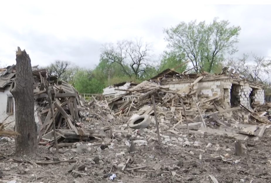 Россияне убили многодетную семью и разрушили их дом на Днепропетровщине