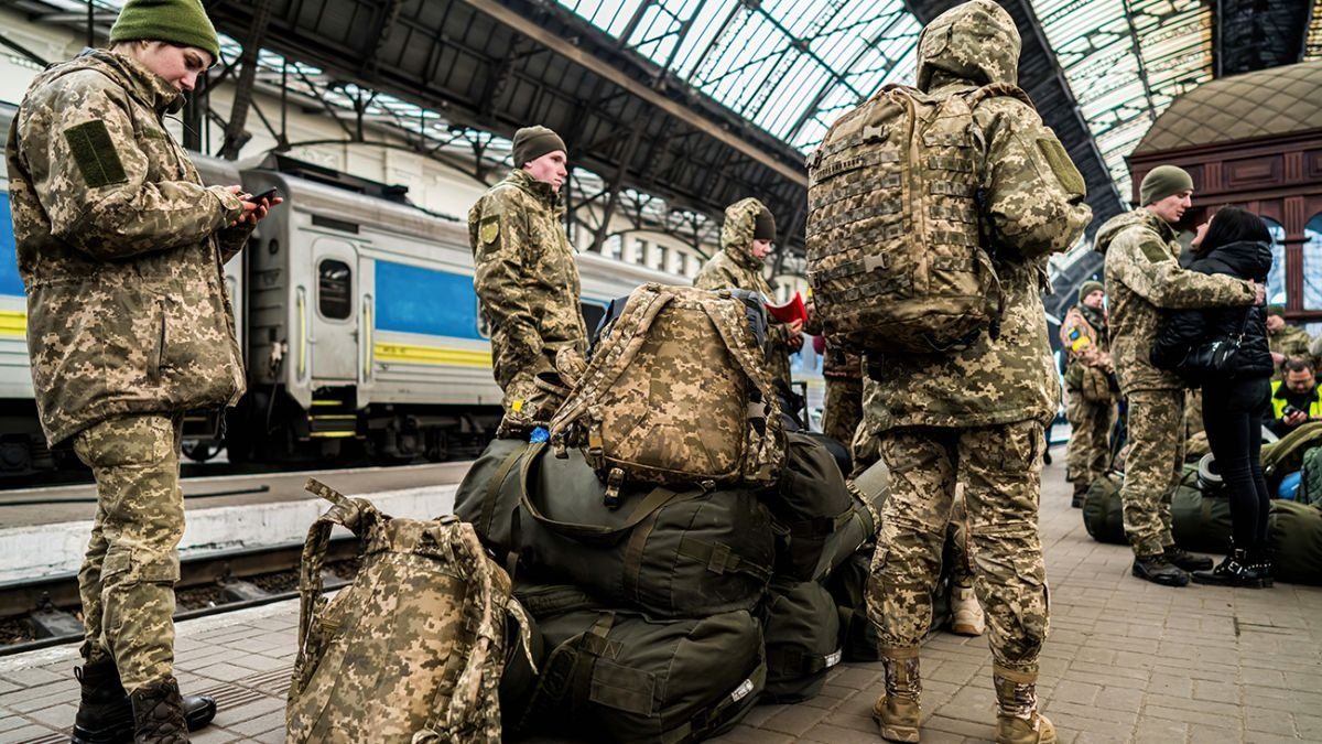 Коли в Україні скасують воєнний стан: астролог назвав дату