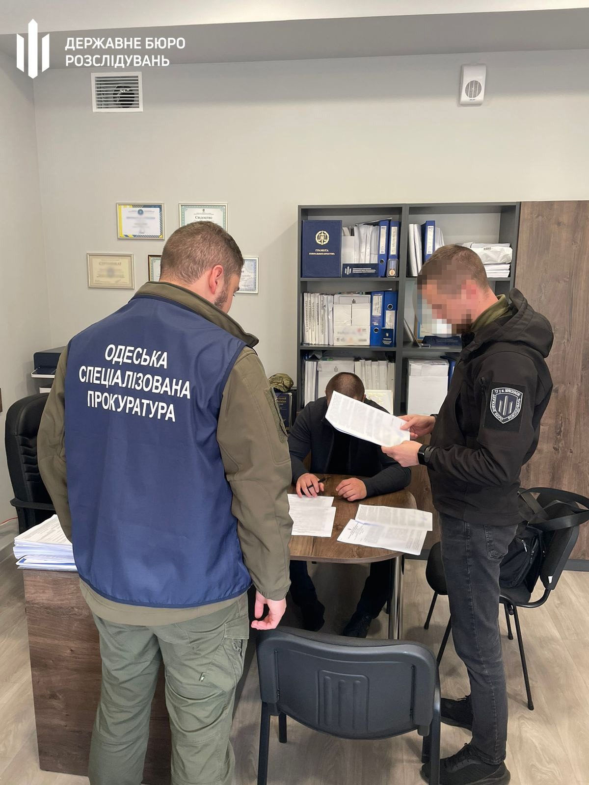 Затримано військового, який переховував підозрюваних у розстрілі поліціянтів