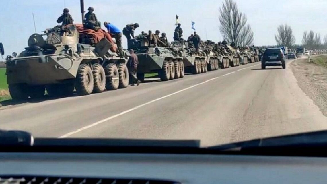 РФ щось планує: ворог стягує техніку біля кордону із Сумщиною