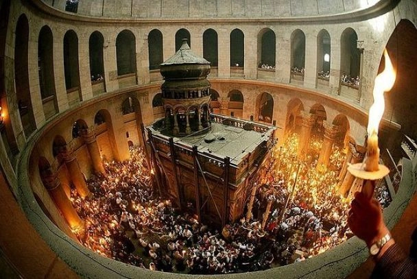 У Єрусалимі відбулося сходження Благодатного вогню
