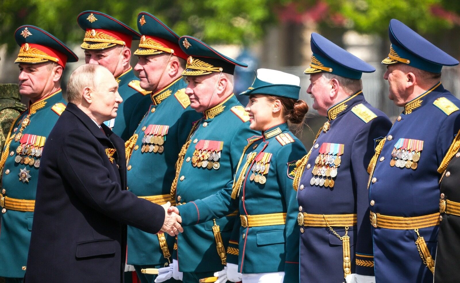 Чому деякі військові не віддали Путіну честь на параді (відео) ➤ Prozoro.net.ua