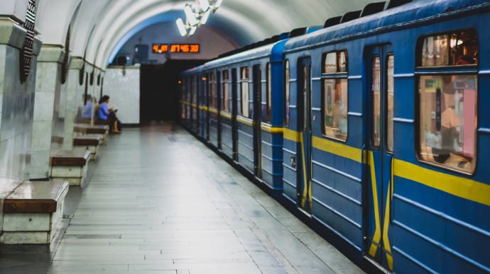 Метро в Києві збільшує інтервали руху поїздів: що сталося