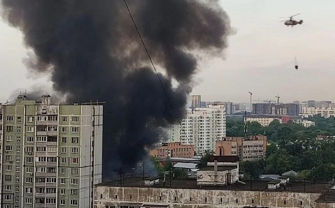 У Москві потужна пожежа: звалилася покрівля, гасять з вертольотів ➤ Prozoro.net.ua