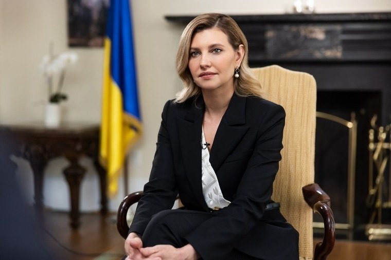 Вміє підкорювати: Олена Зеленська захопила своїм виглядом у Сербії