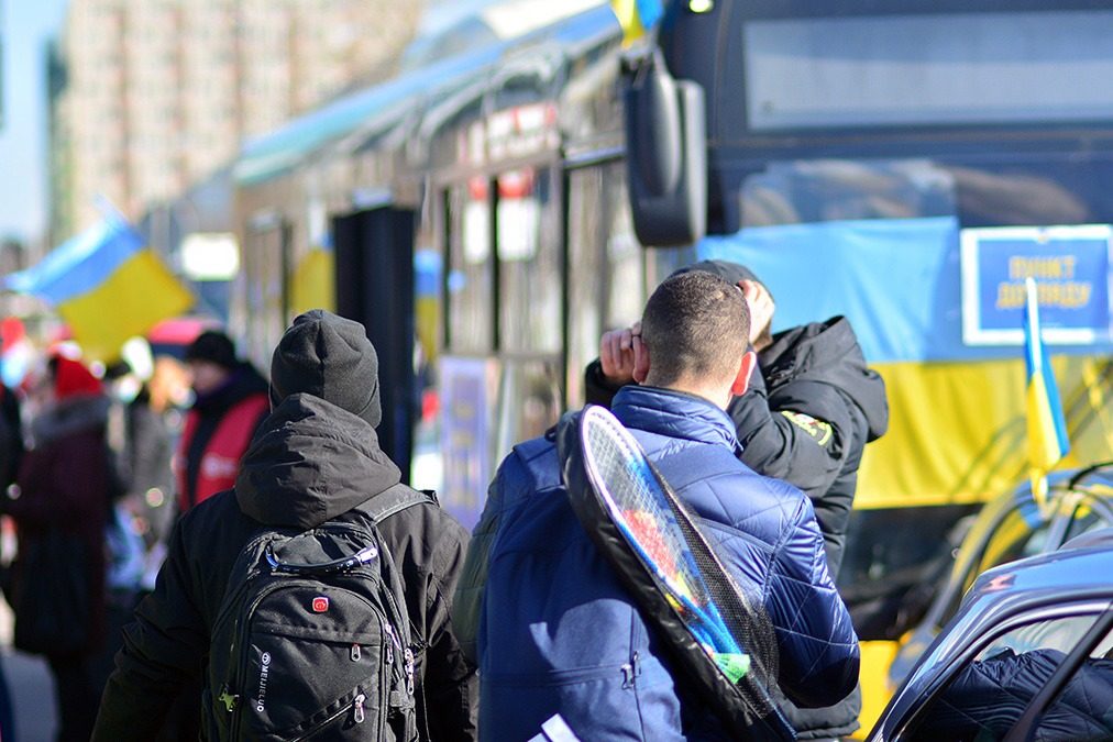 Українські біженці масово залишають ЄС: із яких країн їдуть