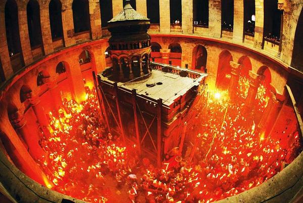 В Иерусалиме произошло схождение Благодатного огня ➤ Prozoro.net.ua