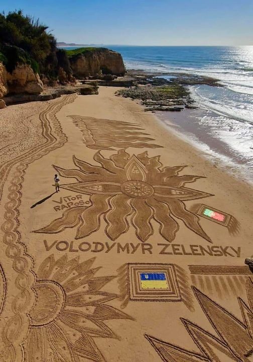 Украина оценила прием Зеленского в Португалии выложив фото с пляжа 3 Украина оценила прием Зеленского в Португалии выложив фото с пляжа