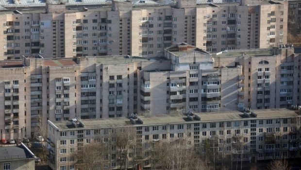 Ремонтувати чи зносити: що влада задумала з хрущовками