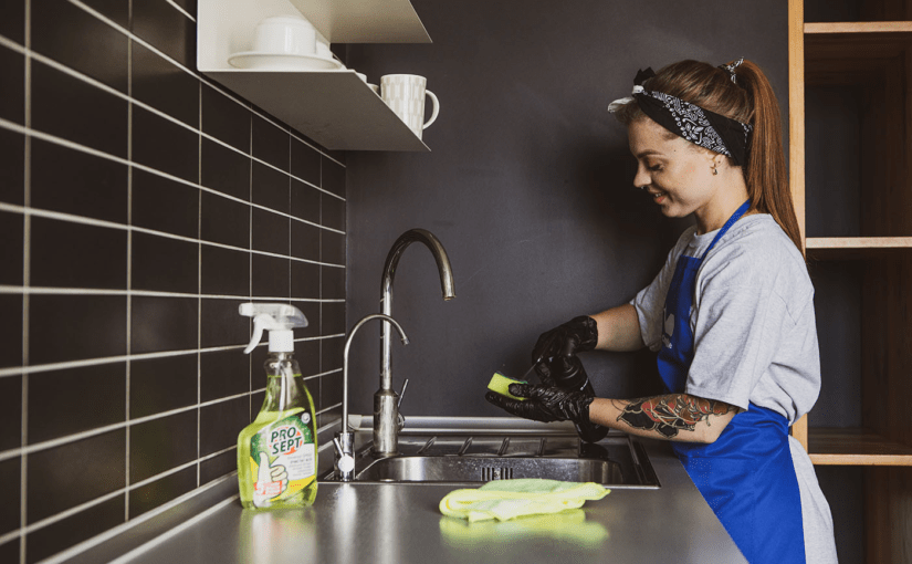 Як можна використовувати засіб для миття посуду під час прибирання вдома ➤ Prozoro.net.ua
