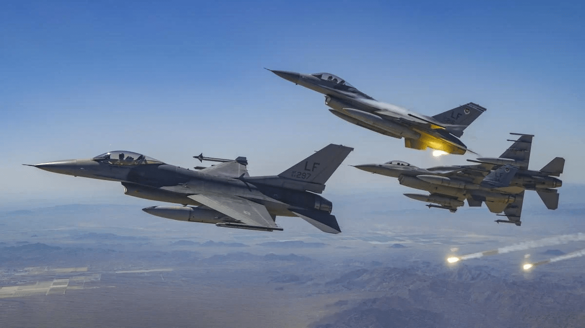 Коли F-16 будуть в Україні: скільки їх потрібно та чому США досі зволікають ➤ Prozoro.net.ua