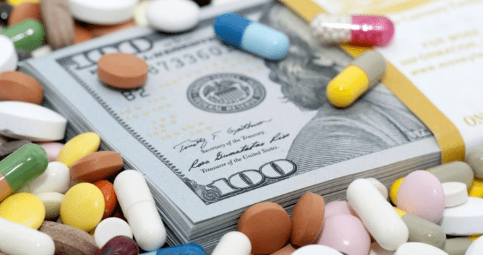 Бронювання ліків онлайн: як в Україні хочуть заборонити маркетплейси та чи зростуть ціни в аптеках