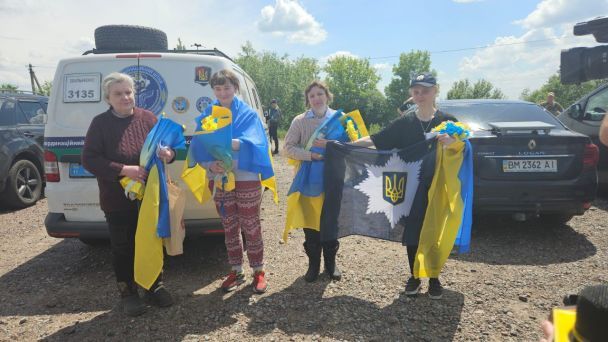 Украина освободила из плена 75 украинцев