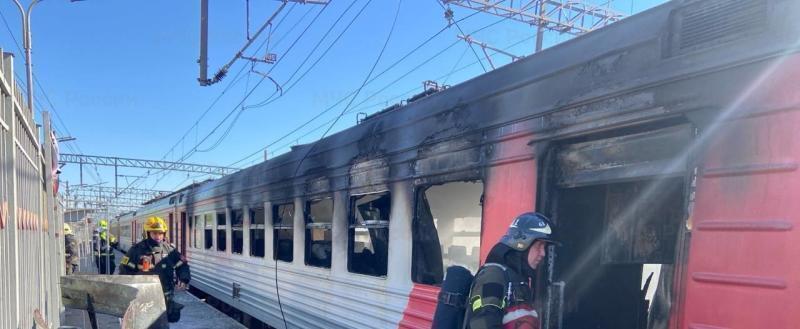 Під Москвою загорівся пасажирський потяг: фото