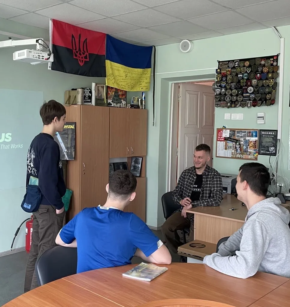 Вчитель з Києва став зіркою TikTok завдяки нестандартному підходу до уроків