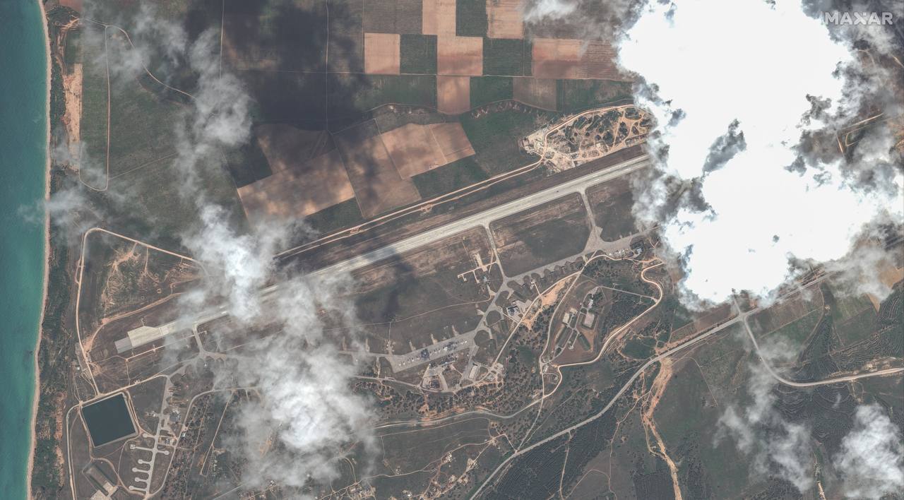 Атака на аэродром Бельбек: россияне до сих пор не вывезли металлолом