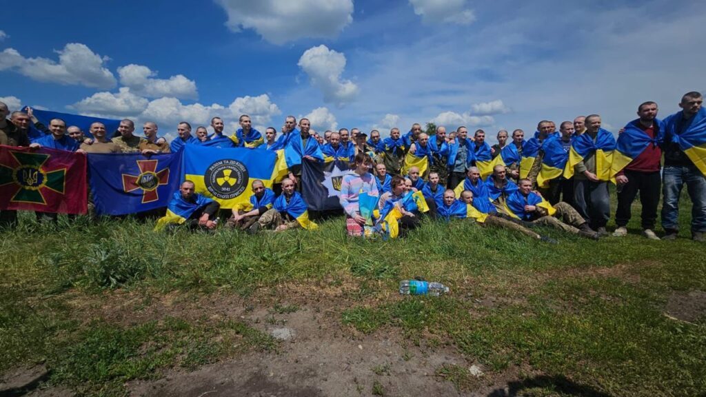 Обмен военнопленными: в Украину вернулись 75 человек