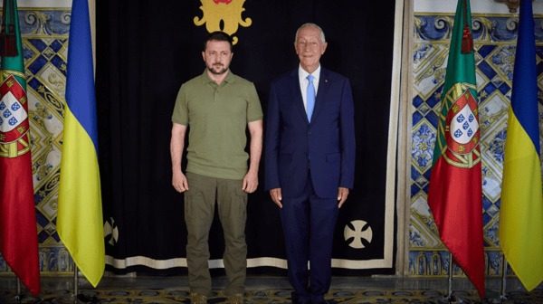 Украина оценила прием Зеленского в Португалии выложив фото с пляжа