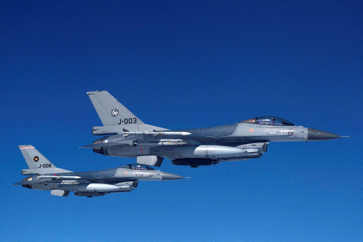 Старт работы F-16 в Украине: в ВСУ высказались о первом боевом вылете