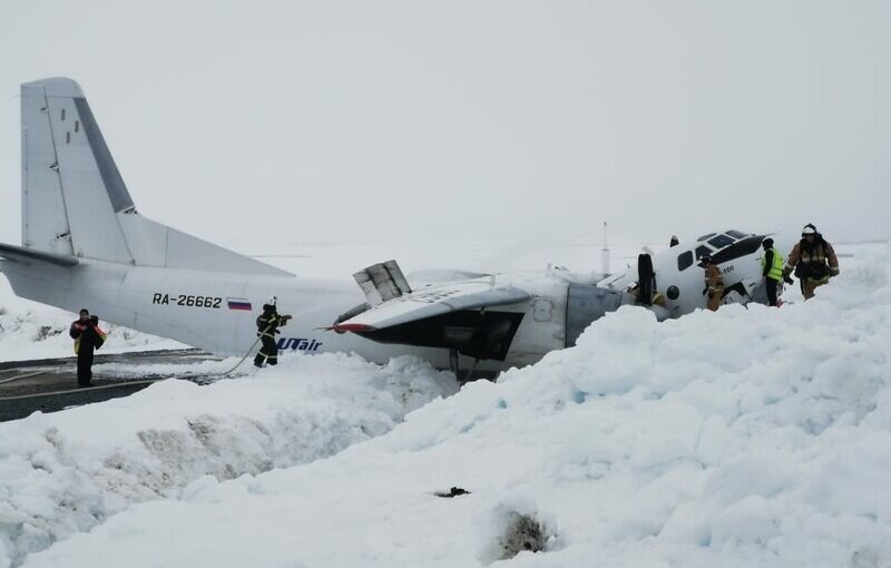 В РФ самолет с пассажирами во время посадки разломился пополам ➤ Prozoro.net.ua