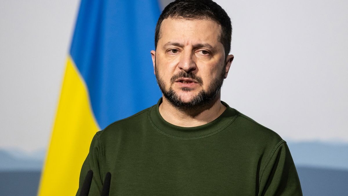 Зеленский заявил, что понимает украинцев, не желающих воевать