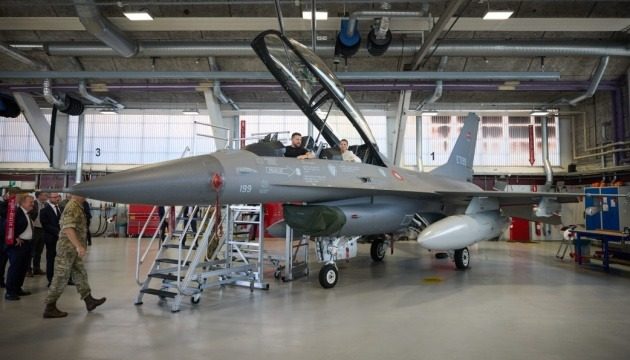 Данія провела секретну операцію з F-16 для України