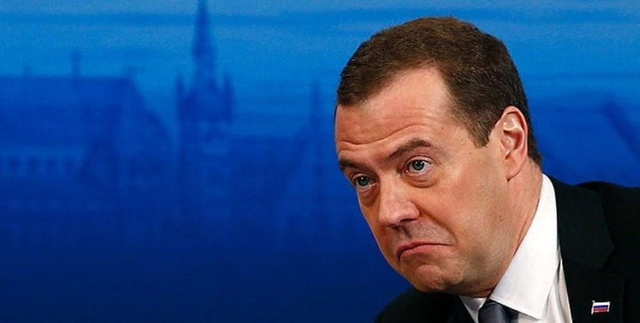 Взломали почту помощника Медведева: Россией точно правят психи