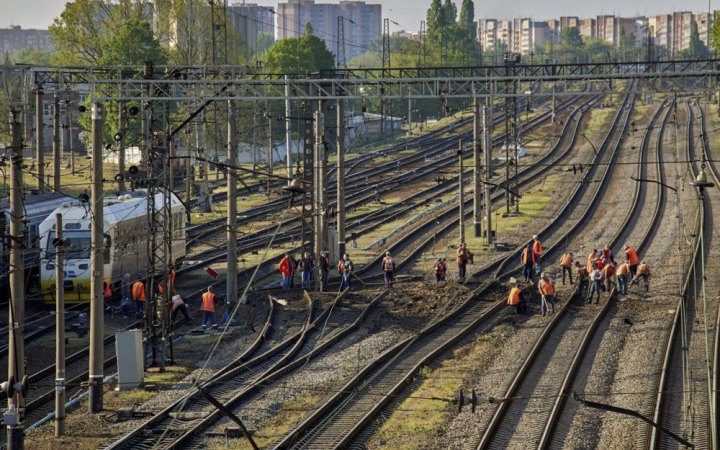 Залізниця з Маріуполя до Криму: міфи та реальність