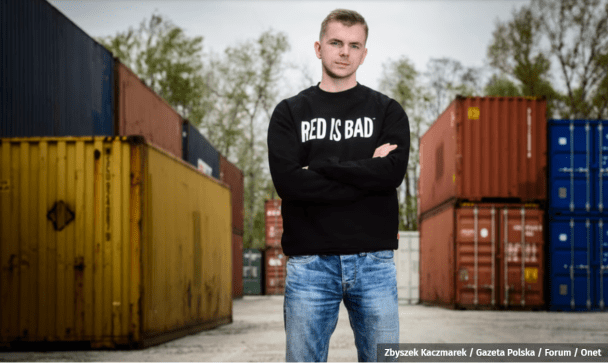 Бренд одягу, який носить Анджей Дуда, заробляв на війні в Україні