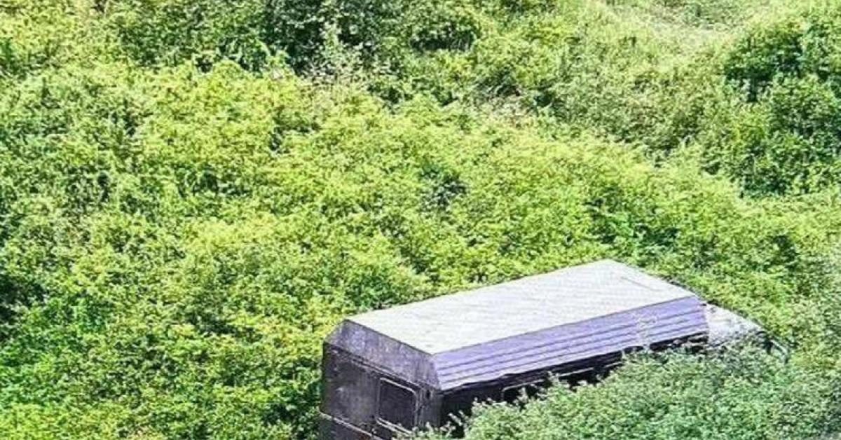 Грузовик на черных номерах прорвал государственную границу с Венгрией: фото ➤ Prozoro.net.ua