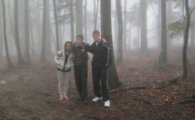 Подростки сделали фото в лесу: присмотревшись, они обалдели ➤ Prozoro.net.ua