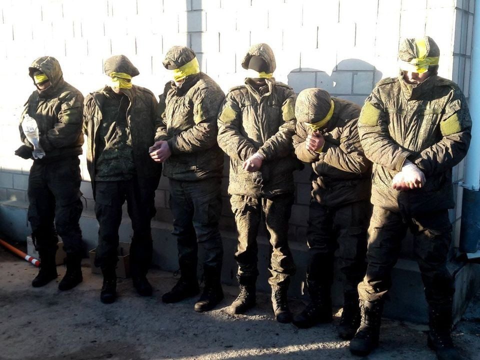 Третья штурмовая захватила в плен сразу 30 оккупантов (видео)