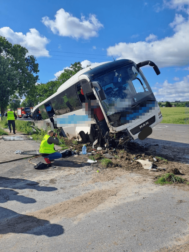 У Польщі перекинувся автобус з українцями: що відомо 3 У Польщі перекинувся автобус з українцями: що відомо