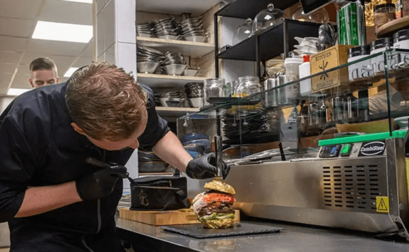 Найдорожча страва на планеті: яка вартість гамбургера, вкритого золотом ➤ Prozoro.net.ua