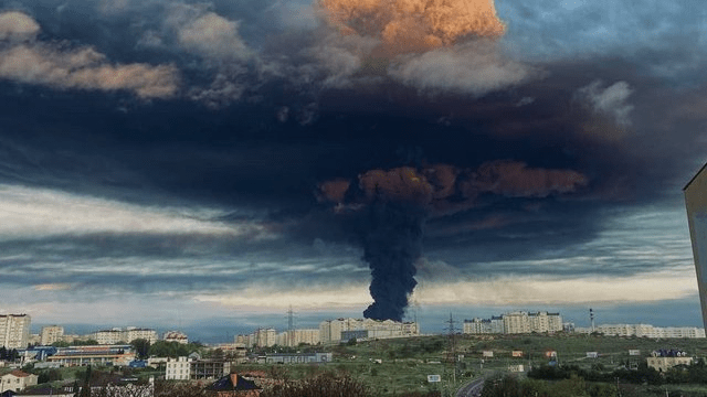 Скасовують бронь і пакують валізи: що відбувається в Криму після недільних вибухів у Севастополі