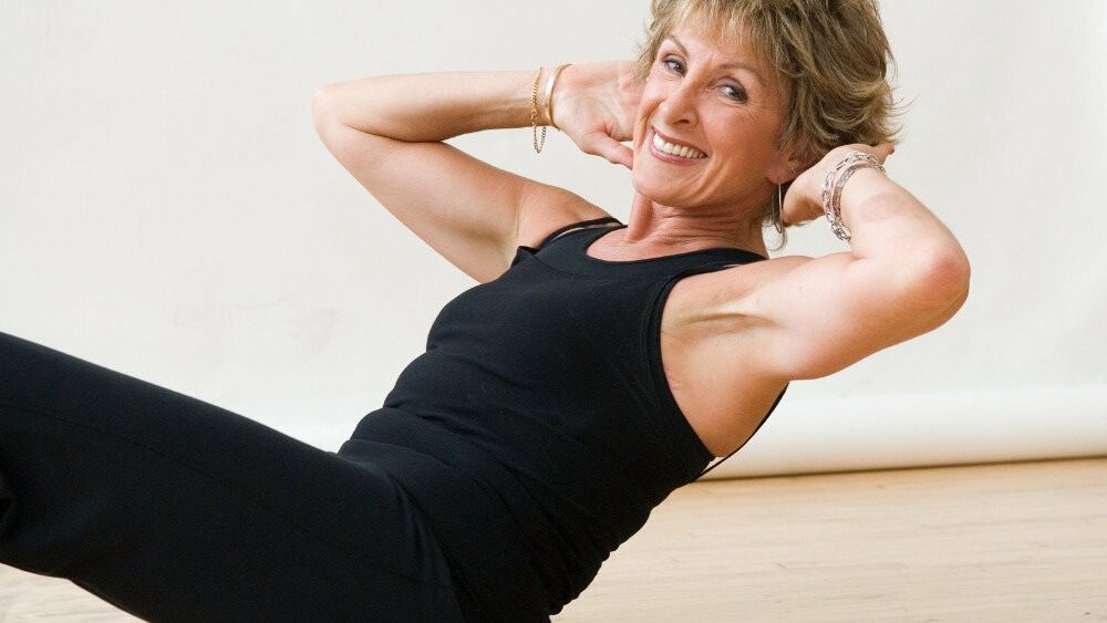 Как убрать живот после 50 лет: 3 важных совета