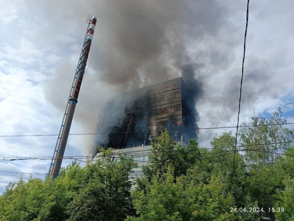 Под Москвой горит завод оборонной промышленности рф "Платан", есть жертвы: видео