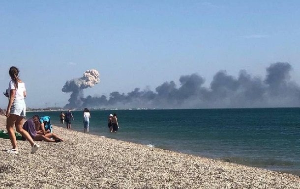 Вибухи в Криму: російська ППО обстріляла пляж з людьми