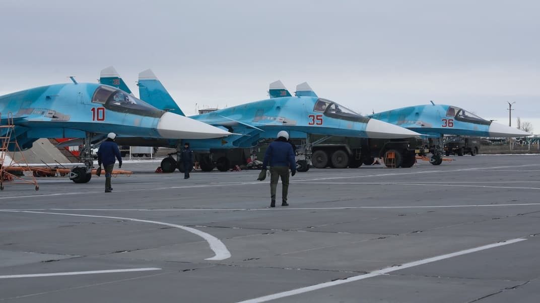 Более 70 дронов нанесли удар по аэродрому РФ: в ГУР удивили