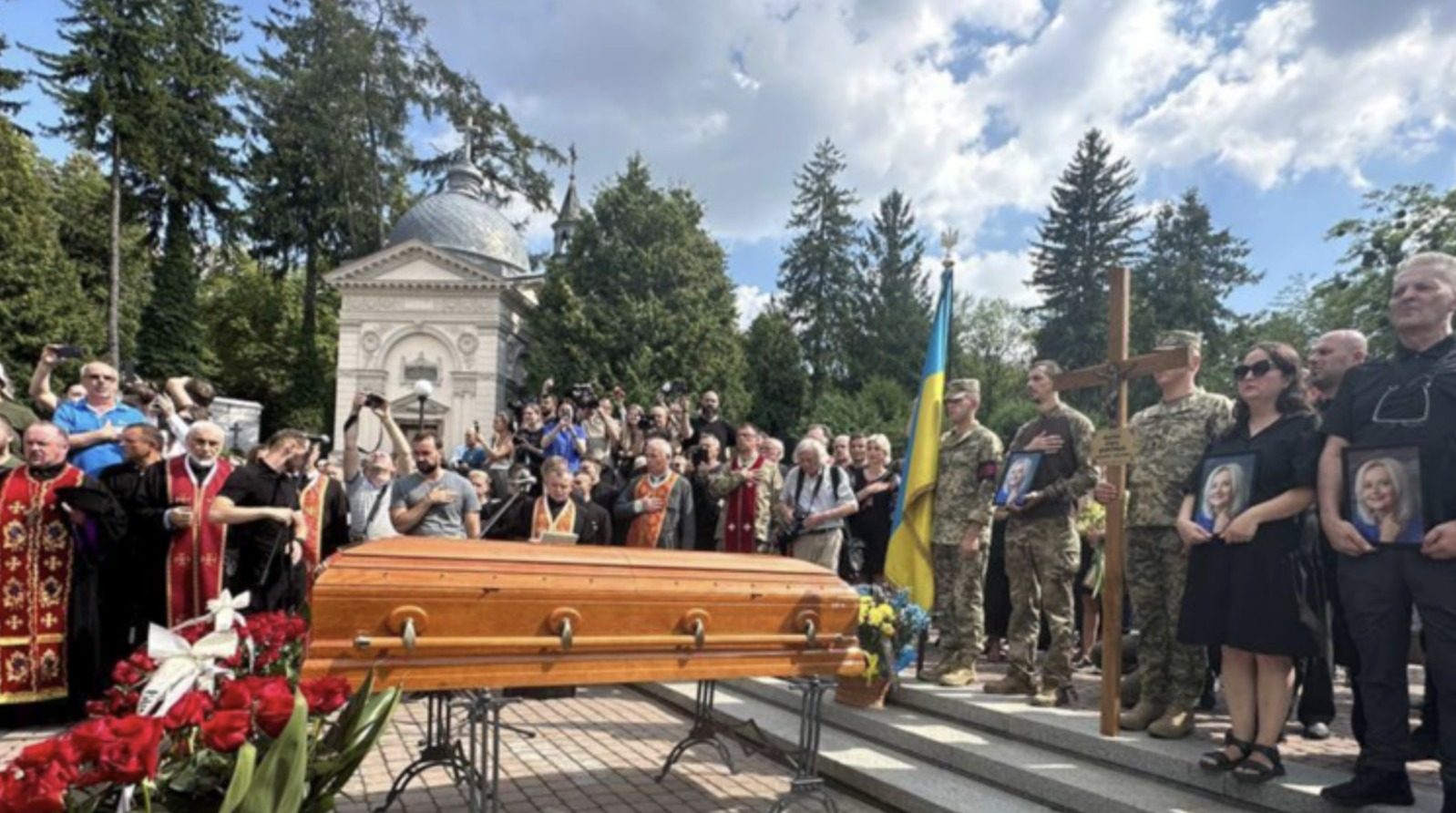 Хто був на прощанні з Фаріон (фото, відео)
