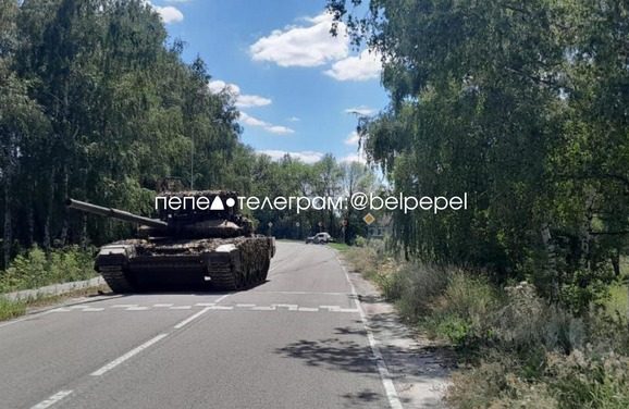 Танк РФ із п’яним екіпажем розчавив авто у Білгородській області