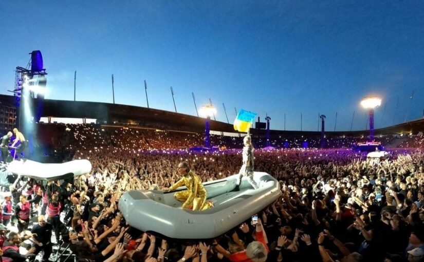 Підняли дівчинку у синьо-жовтому: відео з концерту Rammstein підкорило мережу ➤ Prozoro.net.ua
