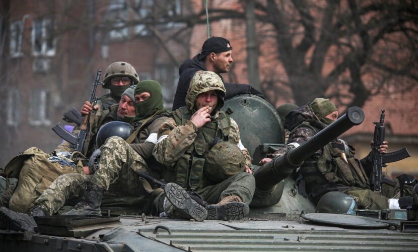 “Нам наказали мовчки вмирати”: окупанти в люті від нововведень