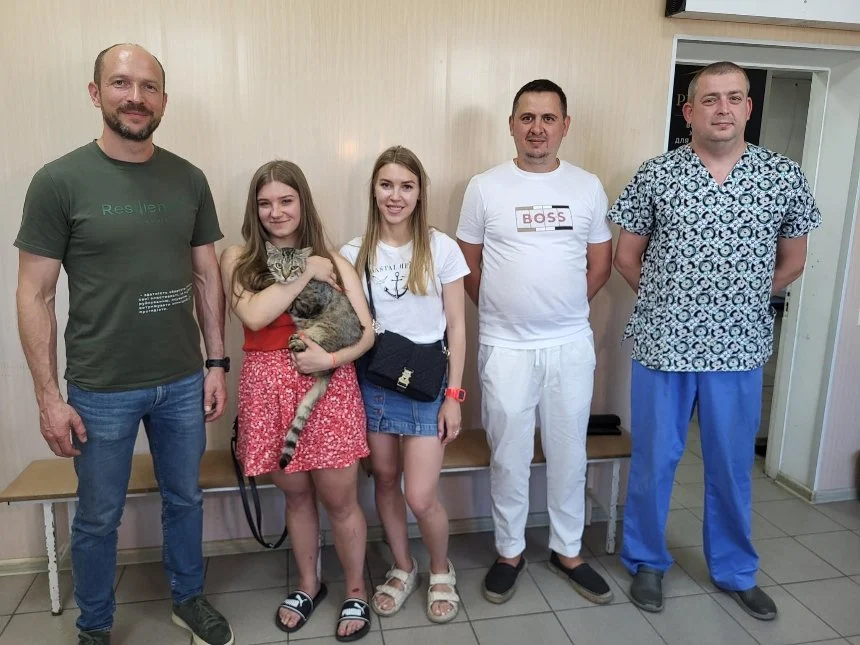 Історія кота, який вижив під час удару по Києву, отримала щасливий кінець 4 Історія кота, який вижив під час удару по Києву, отримала щасливий кінець