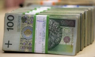 Українців у Польщі перевірять: кого можуть позбавити допомоги 800+