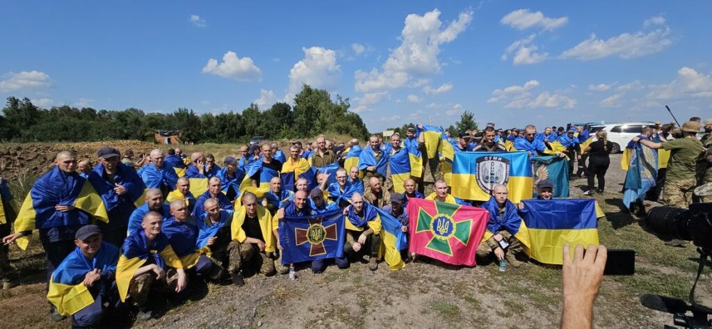 Україна повернула додому 95 захисників: емоційні фото та відео 3 Україна повернула додому 95 захисників: емоційні фото та відео