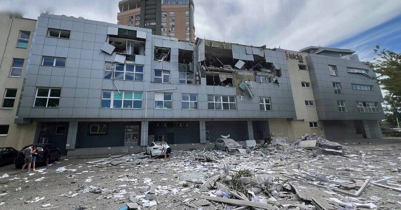 У Мережі діляться щеливим фото з лікарем “Охматдиту” – хто він