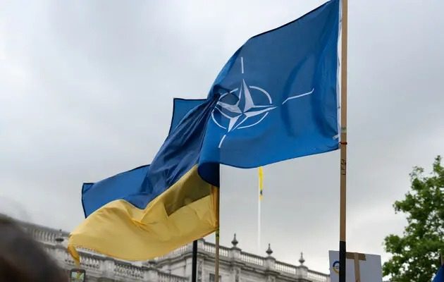 Столтенберг ответил, может ли Украина вступить в НАТО «частями»