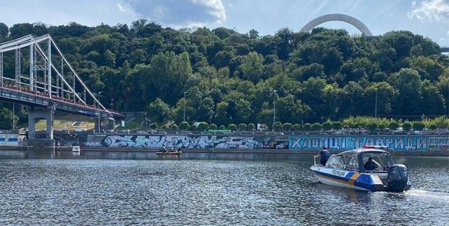 З’явилося відео моменту обриву троса на атракціоні у Києві